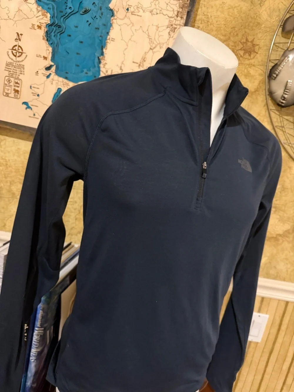 The North Face Men's Dark Navy/Black Quarter-Zip Pullover small